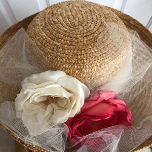 Ladies Straw Hat With Red Roses In Front